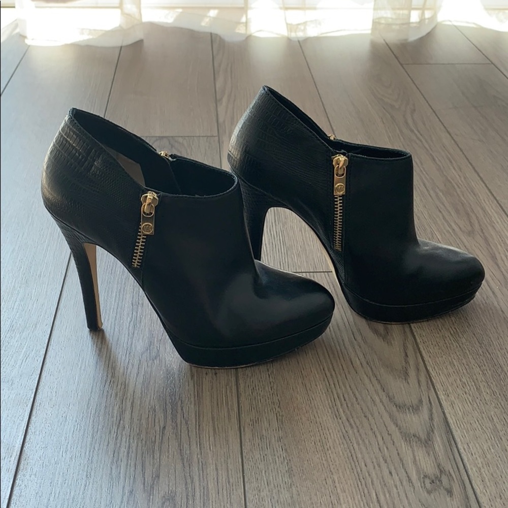 MMK leather ankle heel booties
